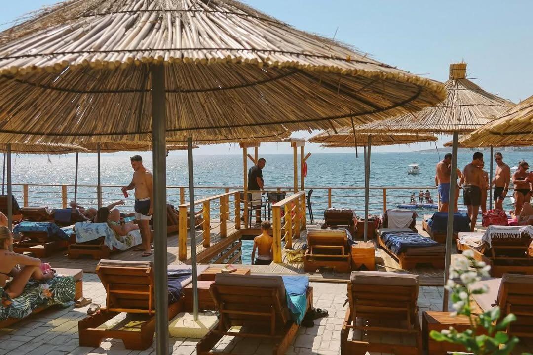 Jad Rooms Sarandë Eksteriør bilde